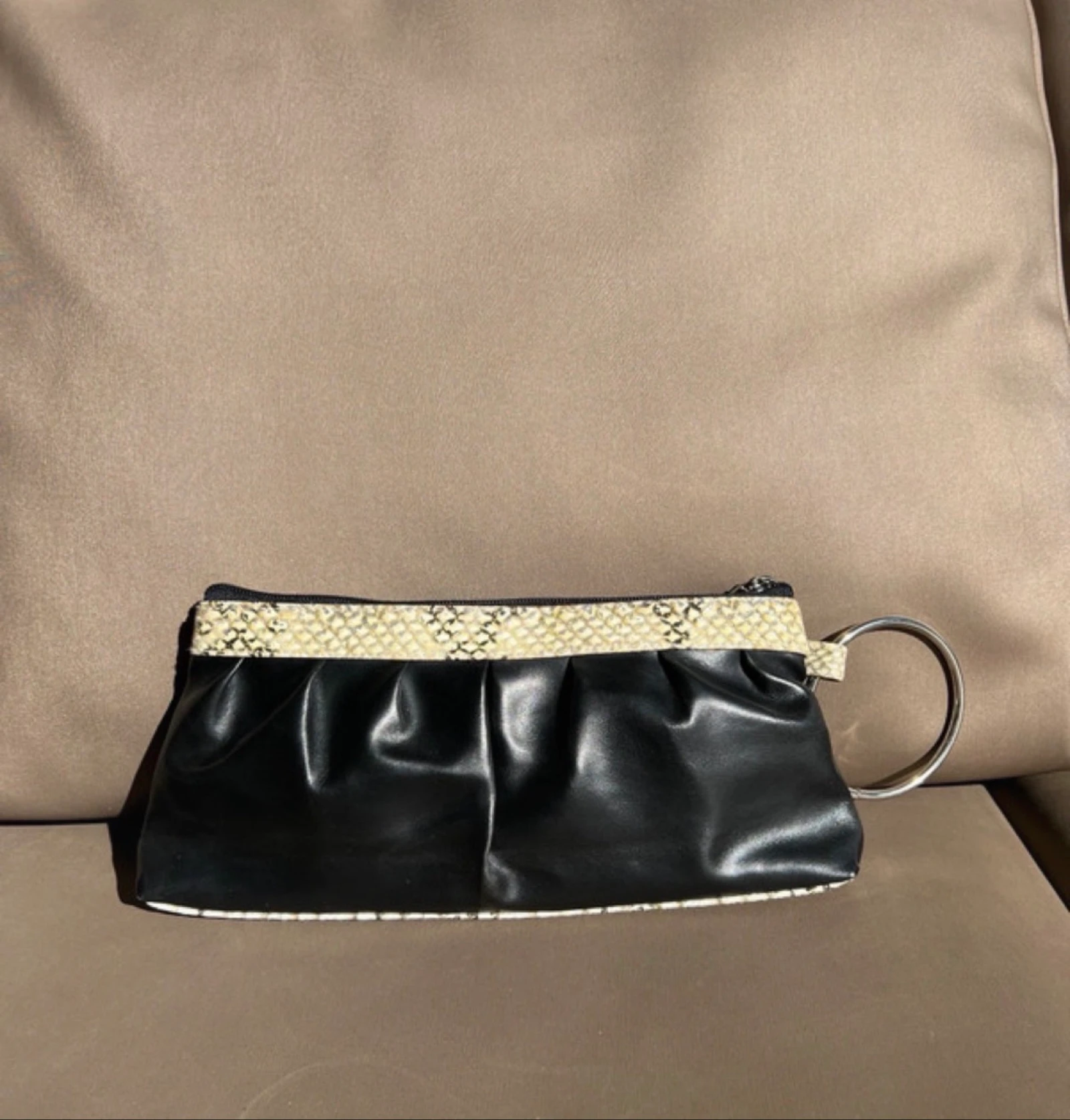 Bolso de mano negro